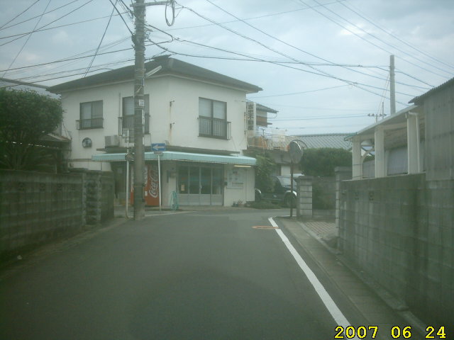 midorigaoka-nobeoka-stomping-grounds-nobeoka-howard-ahner--first-apartment-street.jpg